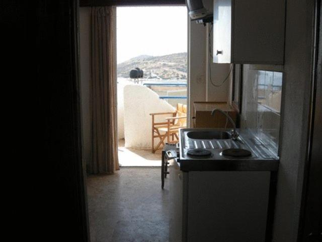 Efrosyni Apartments Agia Marina  외부 사진